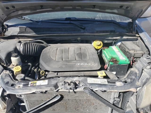 2013 Chrysler Town & Country Touring