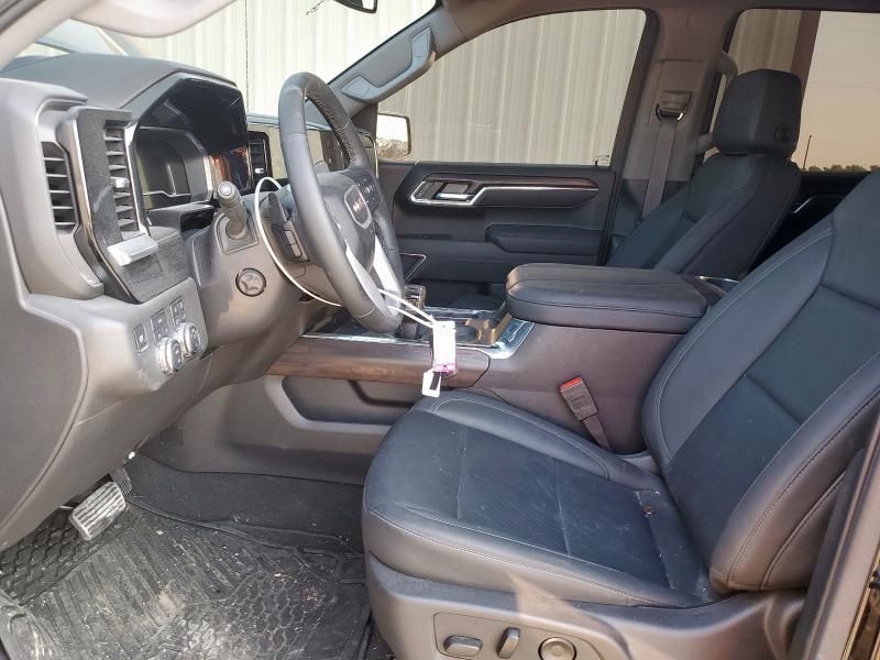 2025 GMC Sierra K1500 SLT