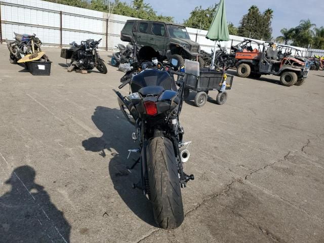 2025 Yamaha YZFR7