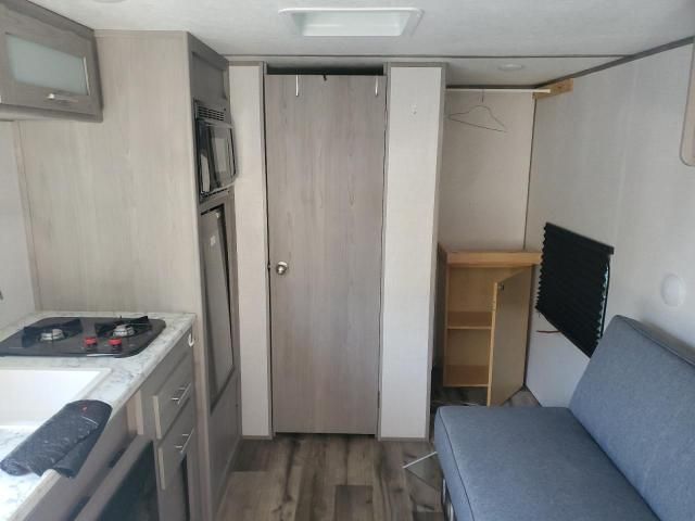 2023 Coleman 17B