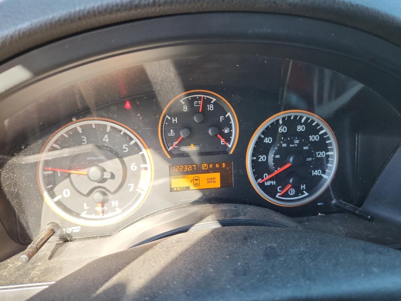 2014 Nissan Armada sv