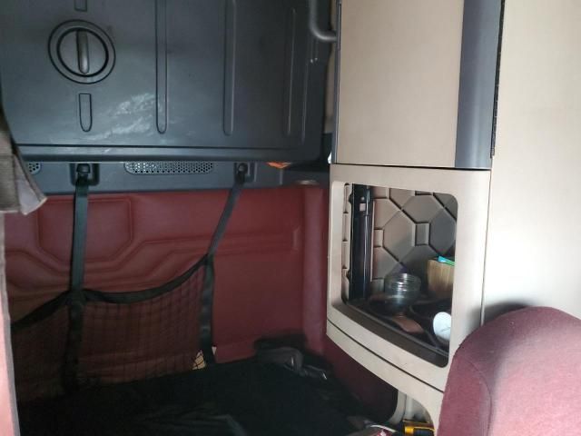 2018 Freightliner Cascadia 125 Semi Truck