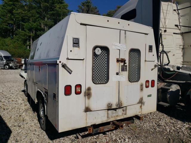 2010 Ford Econoline E350 Super Duty Cutaway Van