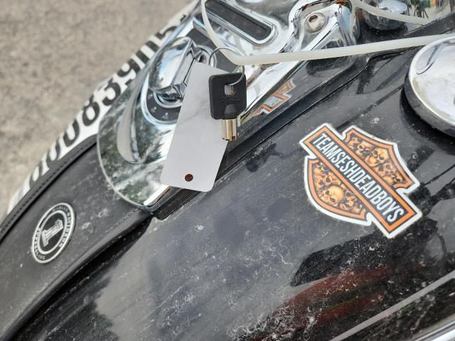 2011 Harley-Davidson Fxdc