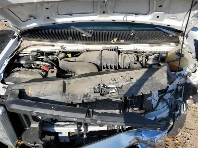 2015 Ford Econoline E350 Super Duty Cutaway Van