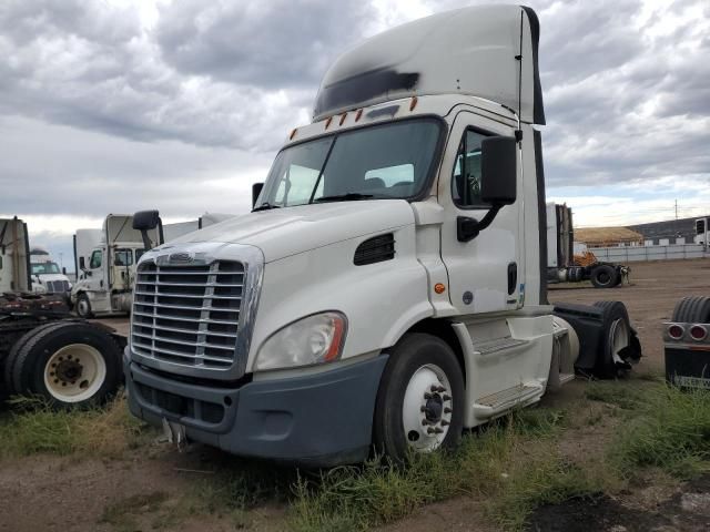 2016 Freightliner Cascadia 113 Semi Truck
