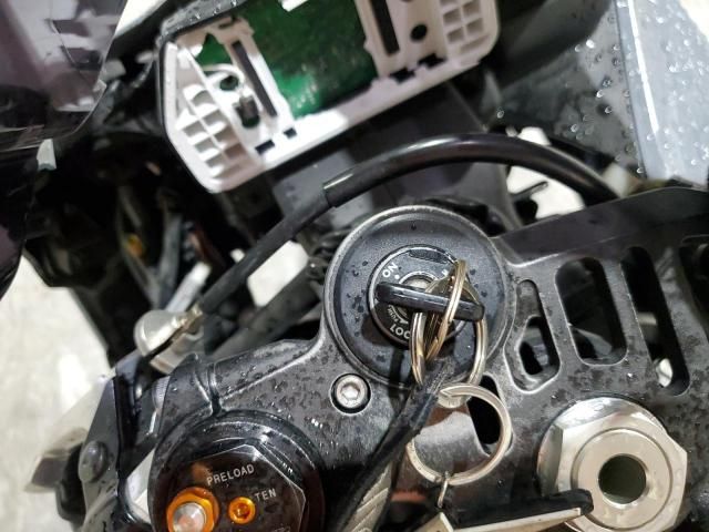 2023 Yamaha YZFR1