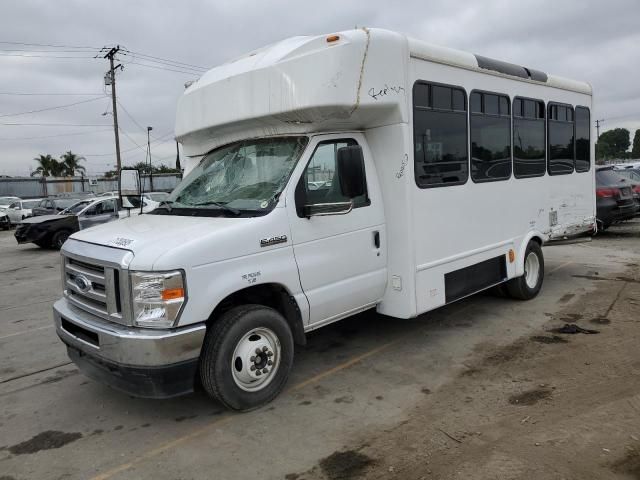 2024 Ford Econoline E450 Super Duty Cutaway Van