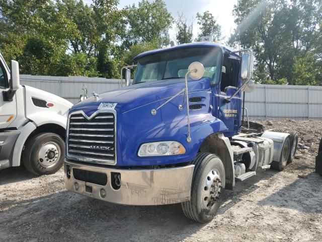 2016 Mack CXU613 Semi Truck