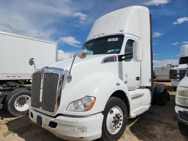 2014 Kenworth T680 Semi Truck
