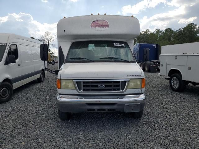 2006 Ford Econoline E350 Super Duty Cutaway Van