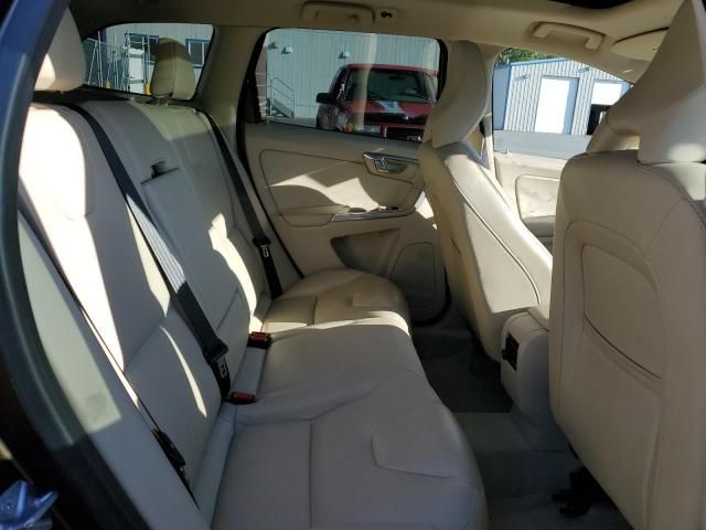 2015 Volvo XC60 T6 Platinum