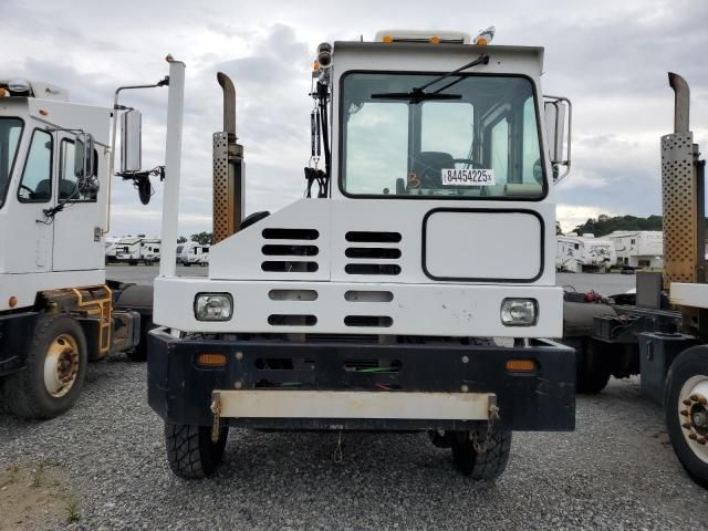 2011 Capacity TJ5000-Yard Truck