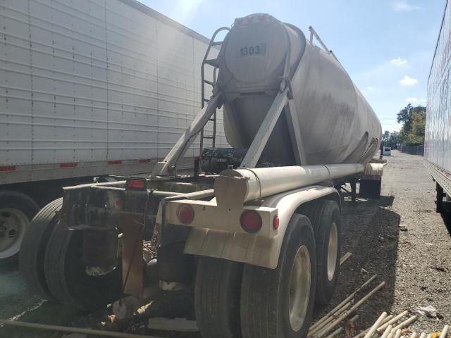 1995 Heil Pneumatic DRY Bulk Trailer