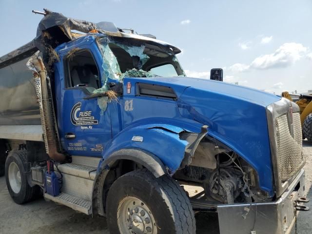 2022 Kenworth T880 Dump Truck