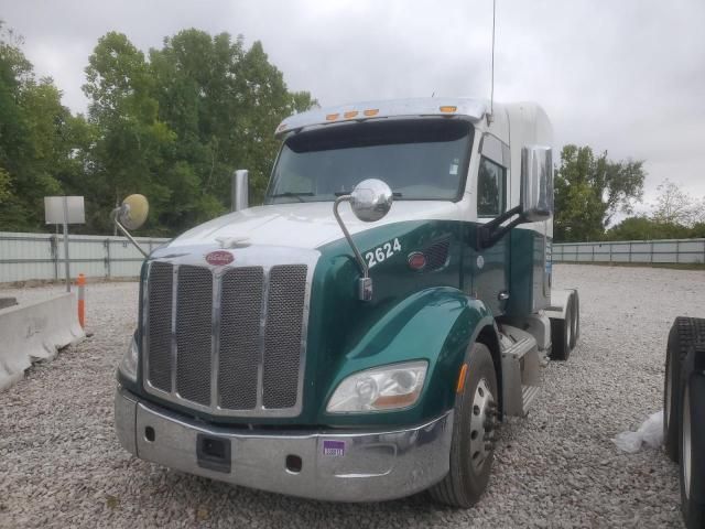 2017 Peterbilt Tractor 2017 Peterbilt 579 Semi Truck