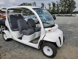 Salvage trucks for sale at Arlington, WA auction: 2000 Global Electric Motors 825