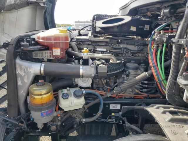 2019 Freightliner Cascadia 126