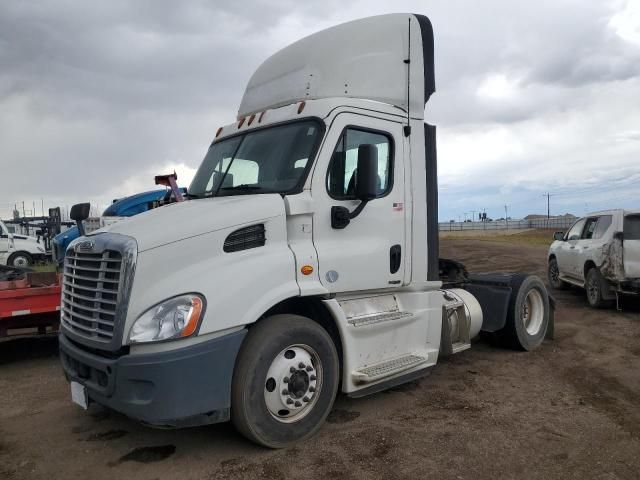 2017 Freightliner Cascadia 113 Semi Truck