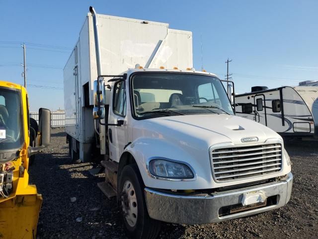 2015 Freightliner M2 106 MED-Trucks Delivery Truck