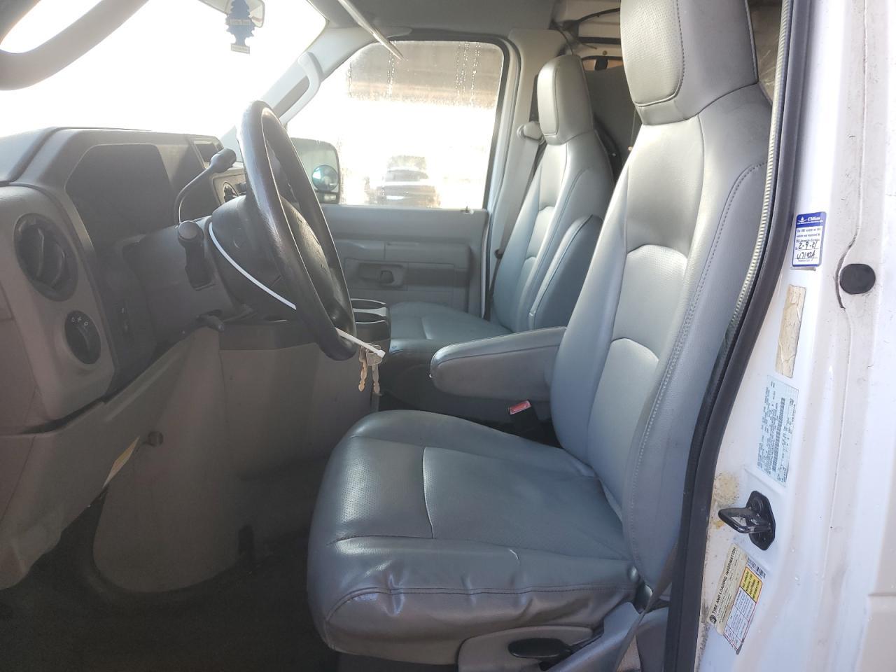 2010 Ford Econoline E250 van