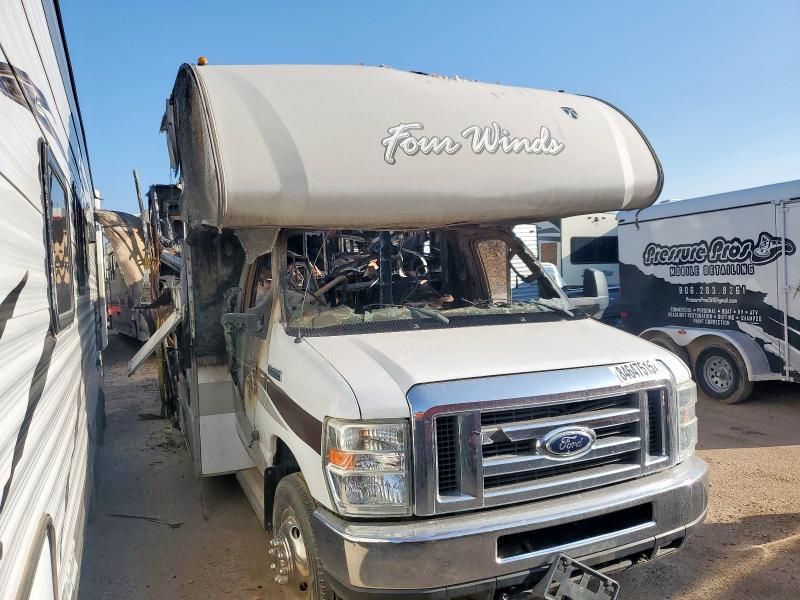 2016 Ford Econoline E450 Super Duty Cutaway Van
