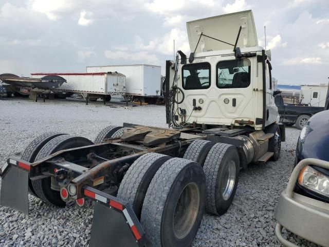 2020 Freightliner Cascadia 116 Semi Truck