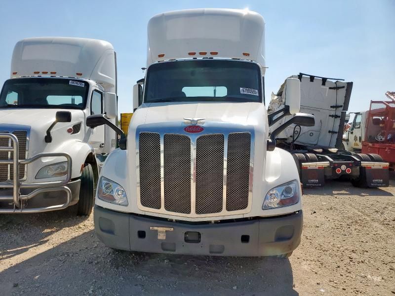 2018 Peterbilt Tractor 2018 Peterbilt 579 Semi Truck