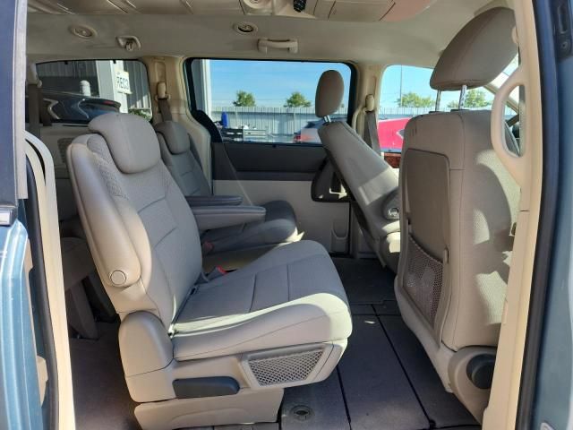 2010 Chrysler Town & Country Touring