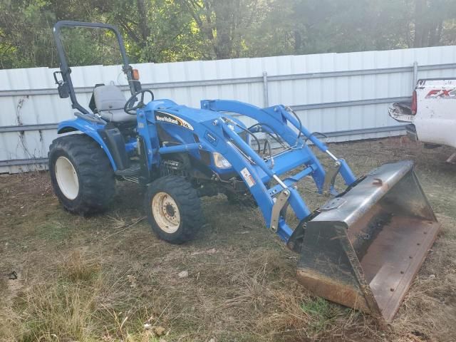 2004 New Holland Tractor