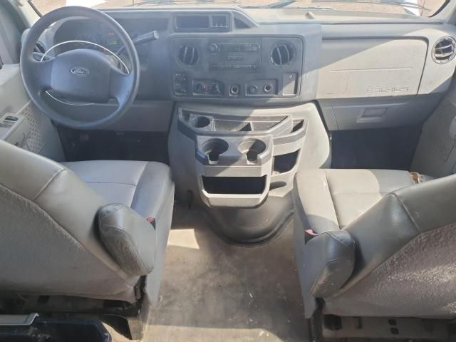 2014 Ford Econoline E350 Super Duty Wagon