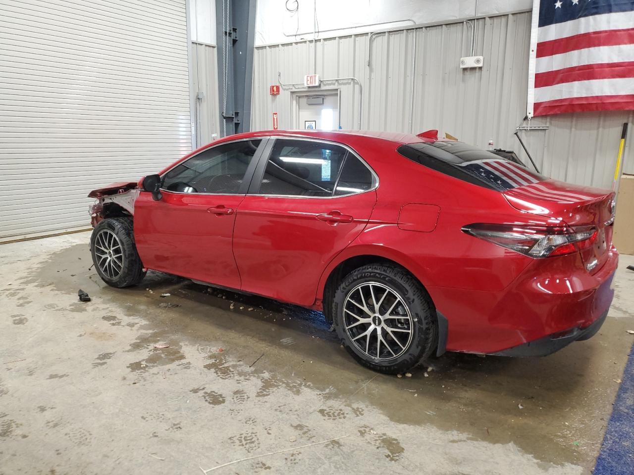 2024 Toyota Camry le