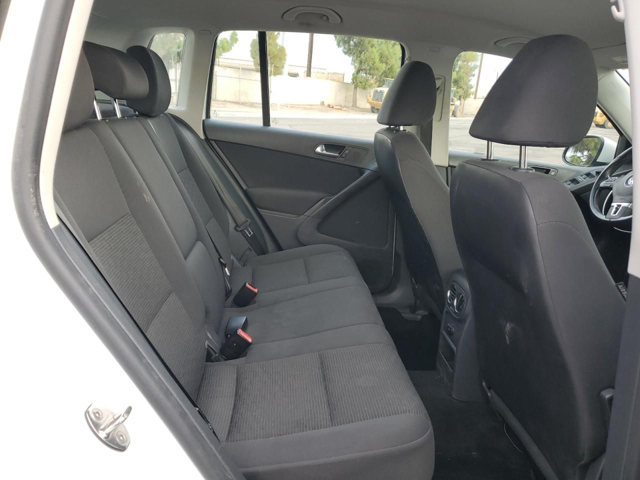 2015 Volkswagen Tiguan s