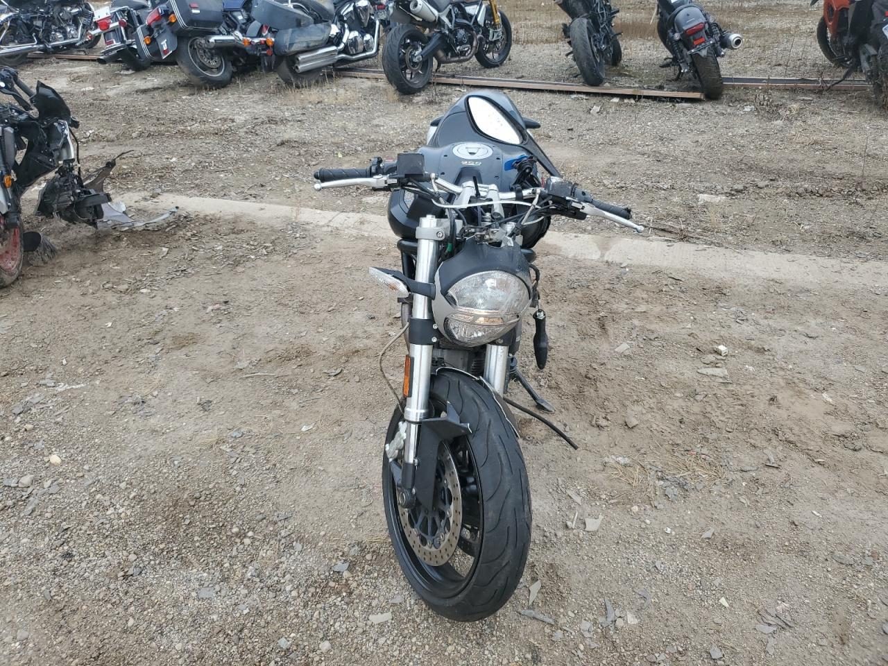 2011 Ducati Monster 696