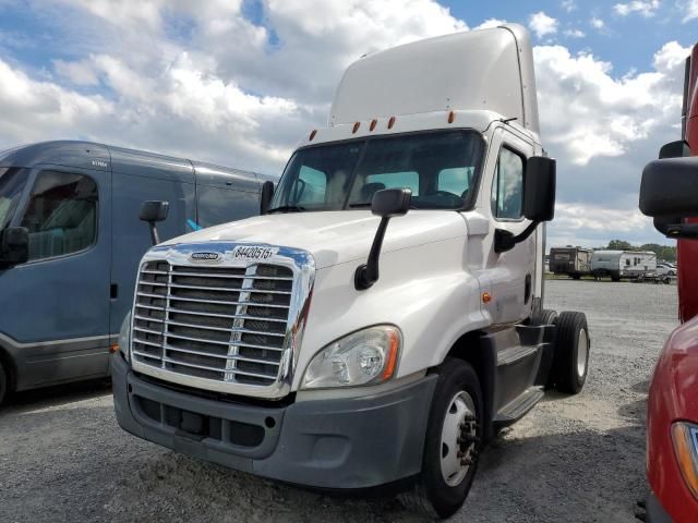 2016 Freightliner Cascadia 1-Truck Cab AND Chassis