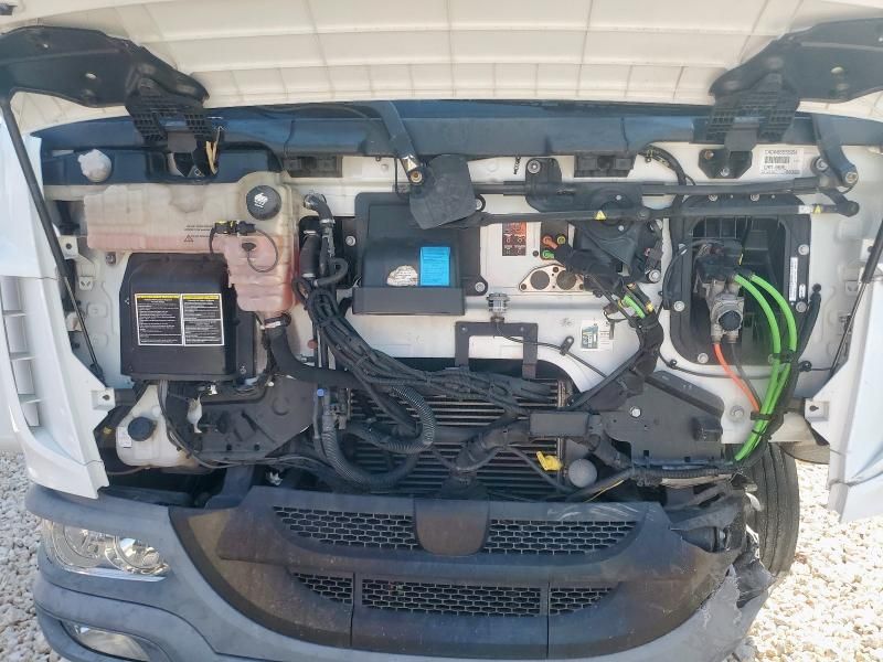 2021 Peterbilt Tractor 2021 Peterbilt 220 Refrigerated Truck