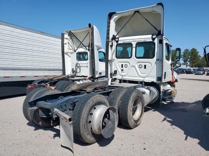 2023 Freightliner Cascadia 126 Semi Truck