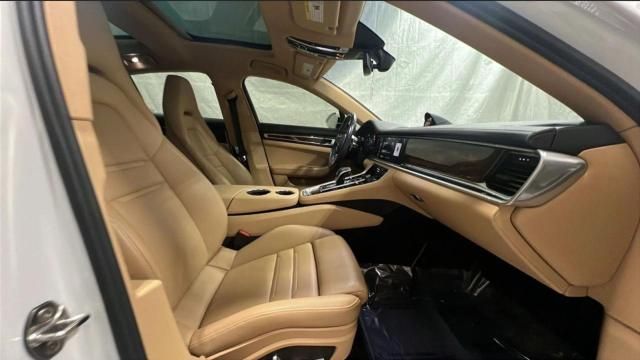 2018 Porsche Panamera 4