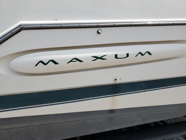 2002 Maxum Boat