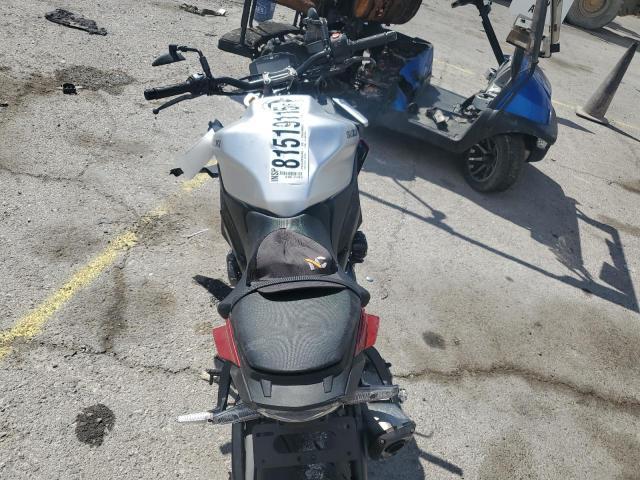 2024 Suzuki GSX-S1000 A