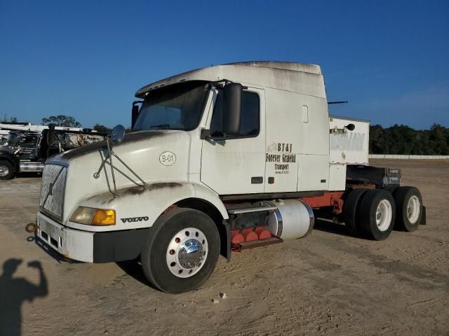 2002 Volvo VNM Semi Truck