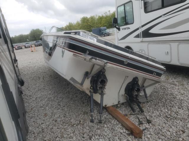 1985 Formula 272 LS-Boat