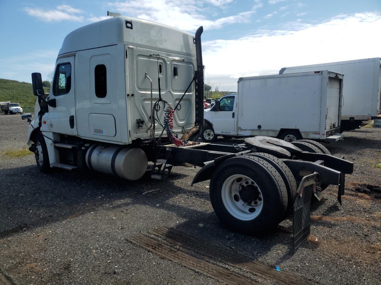 2020 Freigliner 2020 Freightliner Cascadia 125 Semi Truck