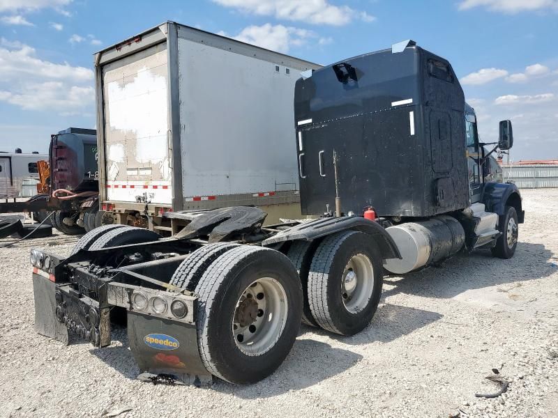2013 Kenworth T800 Semi Truck