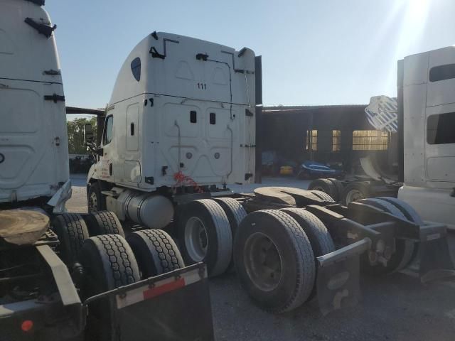 2016 Freightliner Cascadia 113 Semi Truck