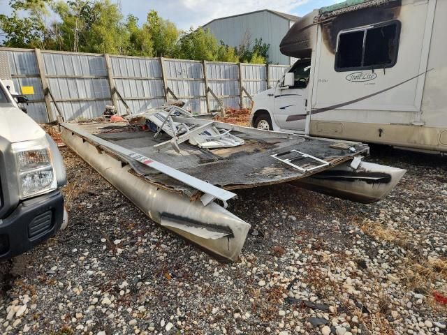 1984 Sand Piper 240-Boats Pontoon Boat