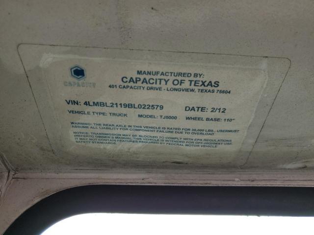 2011 Capacity TJ5000-Yard Truck