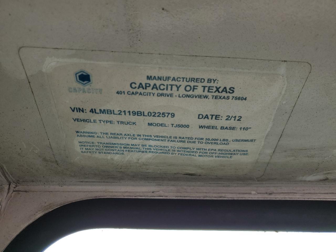 2011 Capacity TJ5000-Yard Truck