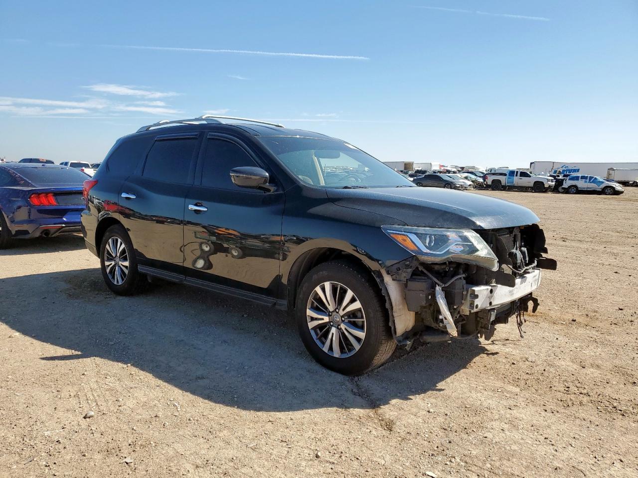 2020 Nissan Pathfinder sv