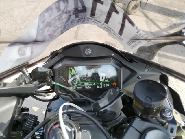 2021 Kawasaki ZX1002 L